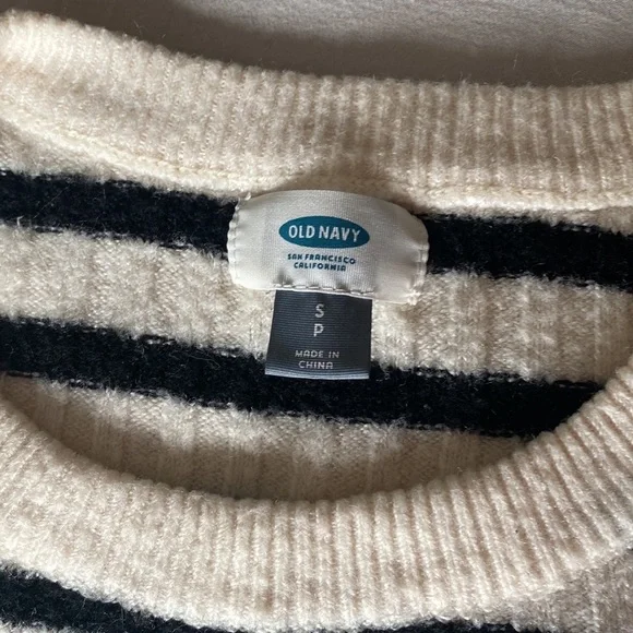 OLDNAVY Stripped Sweater - Picture 3 of 4